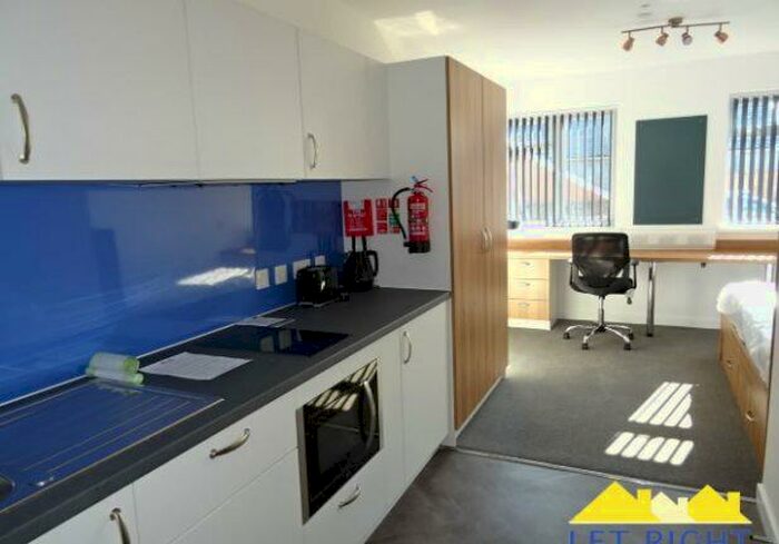 1 Bedroom Private Hall To Rent In Gelliwastad Road, Pontypridd, CF37