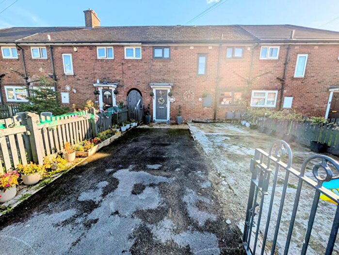 3 Bedroom Terraced House For Sale In Dudley Street, Bradford, BD4