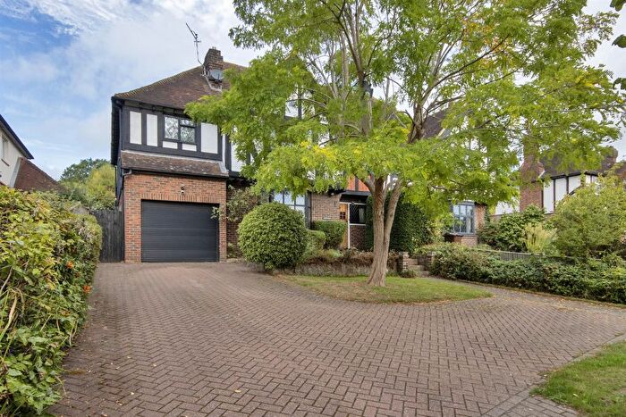 5 Bedroom Semi Detached House For Sale In Hadlow Road, Tonbridge, TN9