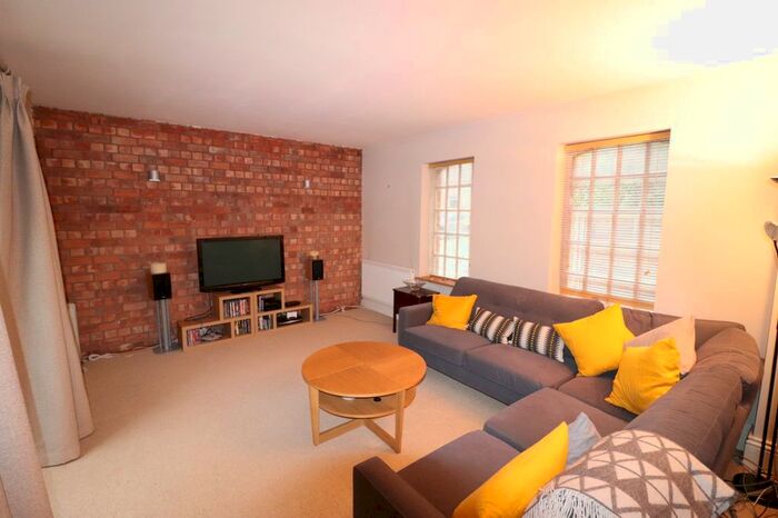 3 Bedroom Town House To Rent In Tenby Street North, Hockley, Birmingham, B1