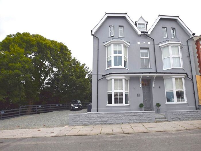1 Bedroom Flat To Rent In Olive House, Banadl Road, Aberystwyth, Ceredigion, SY23