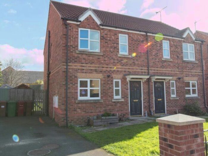 3 Bedroom Semi-Detached House To Rent In Greyfriars Close, Scunthorpe, DN17