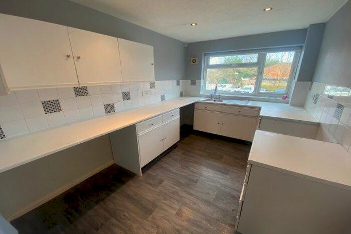 2 Bedroom Flat To Rent In Kitwell Lane, Birmingham B32