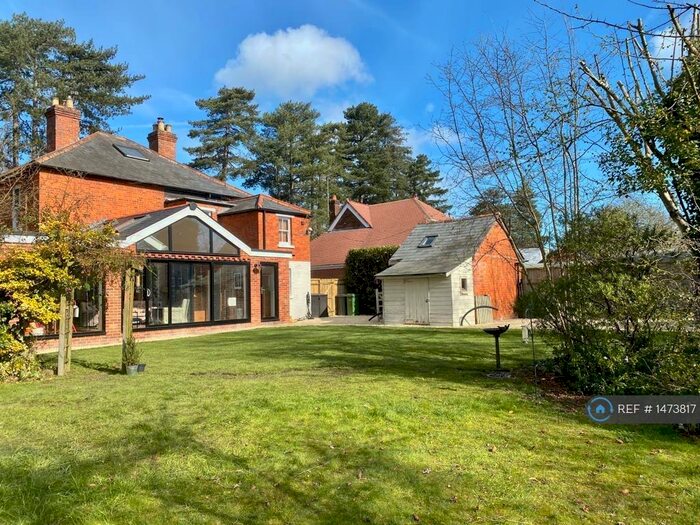 4 Bedroom Detached House To Rent In Andover Road, Newbury, RG14