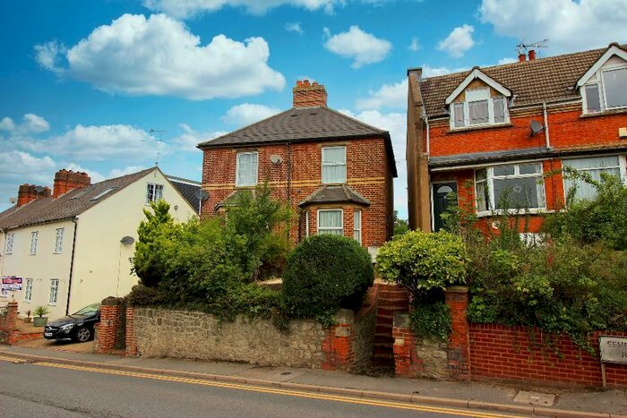 2 Bedroom Semi-Detached House To Rent In Sevenoaks Road, Borough Green, TN15