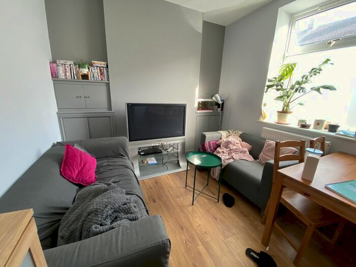 4 Bedroom Property To Rent In Thesiger Street, Cathays, Cardiff, CF24