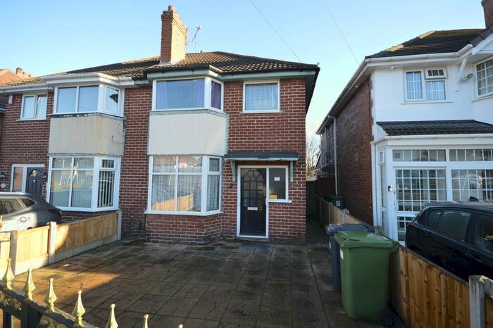 4 Bedroom Semi-Detached House To Rent In Stanford Road, Wolverhampton, West Midlands WV2