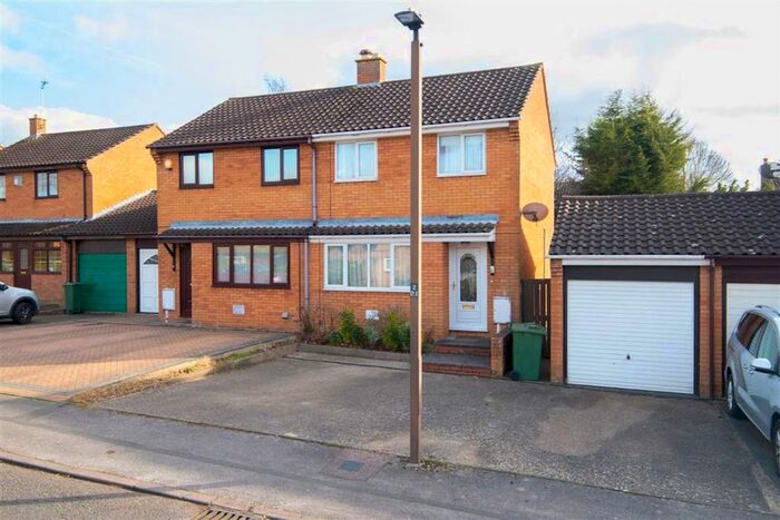 3 Bedroom Semi-Detached House To Rent In Dexter Avenue, Oldbrook, Milton Keynes, MK6
