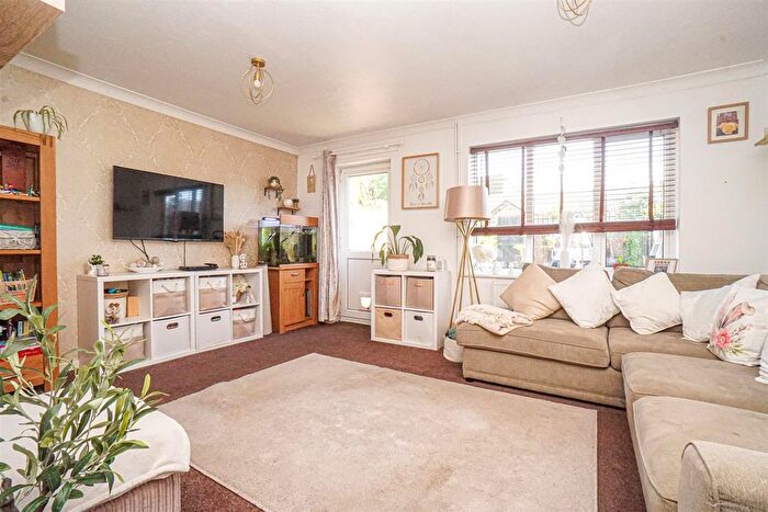 3 Bedroom Terraced House For Sale In Sheerwater Terrace, Hastings, TN34