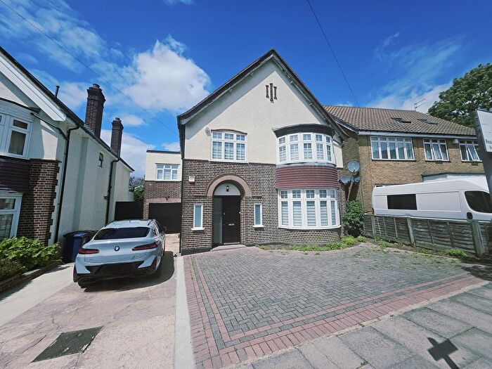 5 Bedroom Detached House To Rent In Highfield Gardens, London, NW11