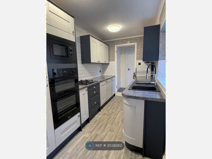 4 Bedroom Terraced House To Rent In Seymour Road, Nuneaton, CV11