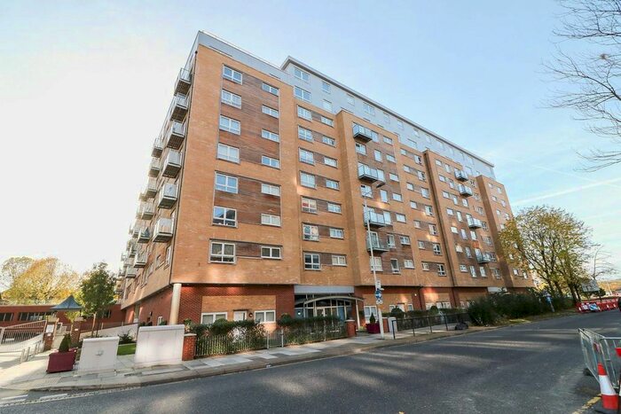 1 Bedroom Flat To Rent In Cherrydown East, Basildon SS16
