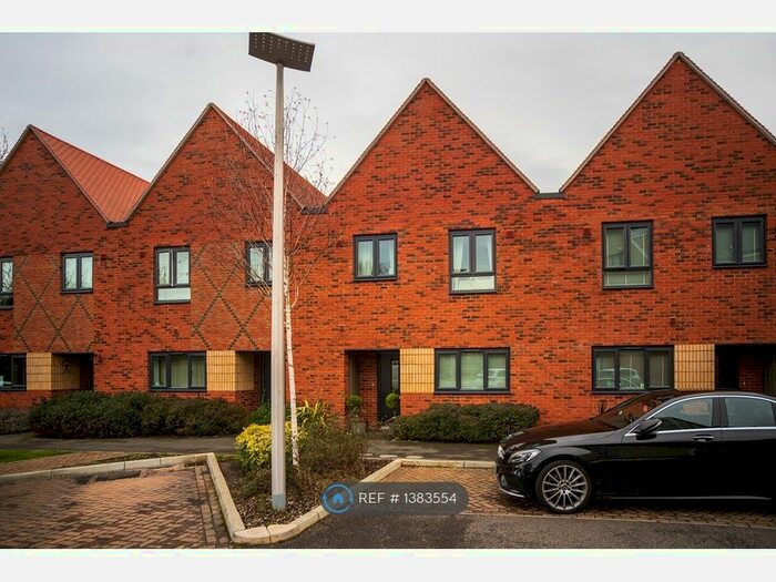 3 Bedroom Terraced House To Rent In Brimmer Way, Chatham, ME4