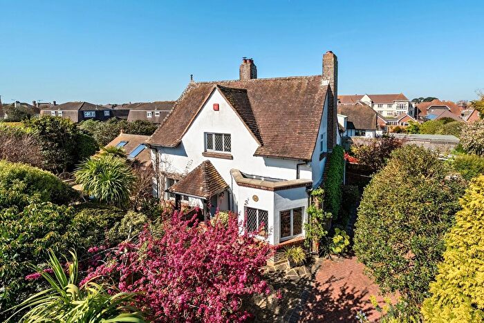 3 Bedroom Detached House For Sale In Crossbush Road, Felpham, PO22