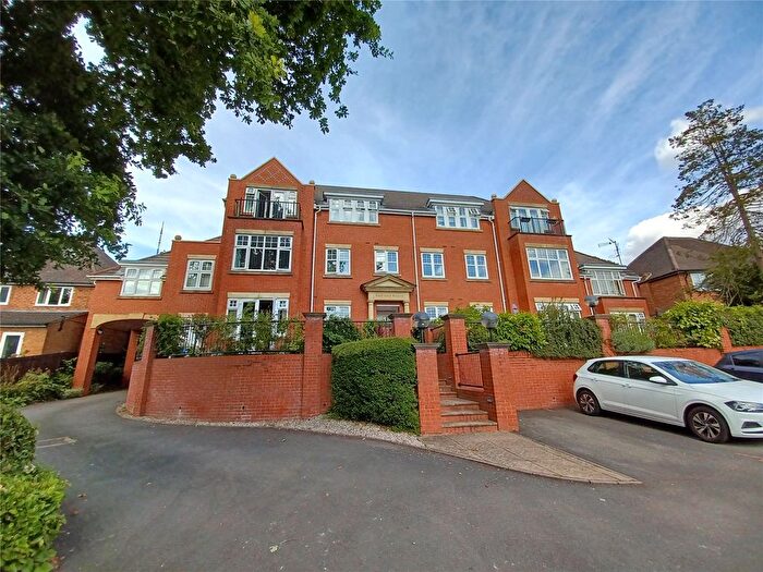 2 Bedroom Flat To Rent In Lichfield Road, Sutton Coldfield, West Midlands, B74