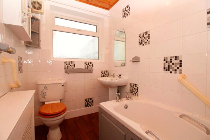 2 Bedroom Bungalow For Sale In Ffordd Cae Glas, Rhuddlan, Denbighshire, LL18