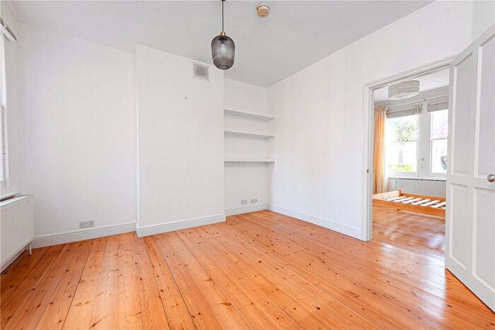 1 Bedroom Flat To Rent In Third Avenue, London, W10