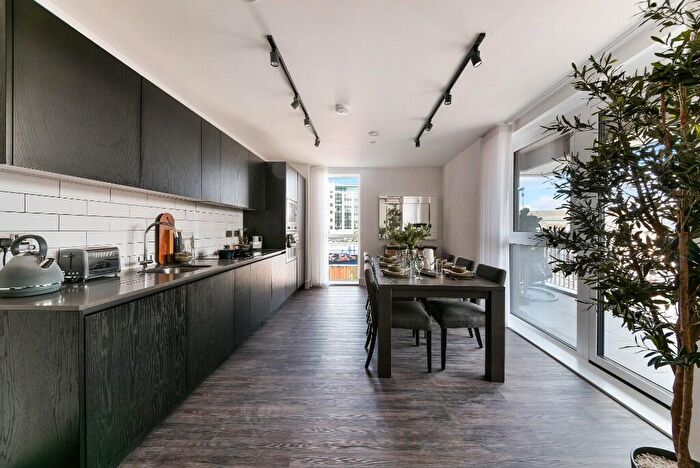 2 Bedroom Flat To Rent In Flat, Mitre Yard, - Scrubs Lane, London, NW10