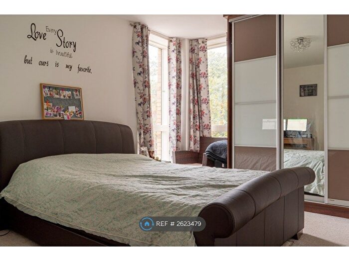 2 Bedroom Flat To Rent In Adenmore Road, London, SE6