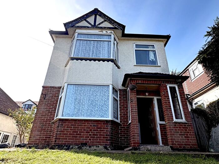 3 Bedroom Property To Rent In Hilltop Road, Whyteleafe, CR3