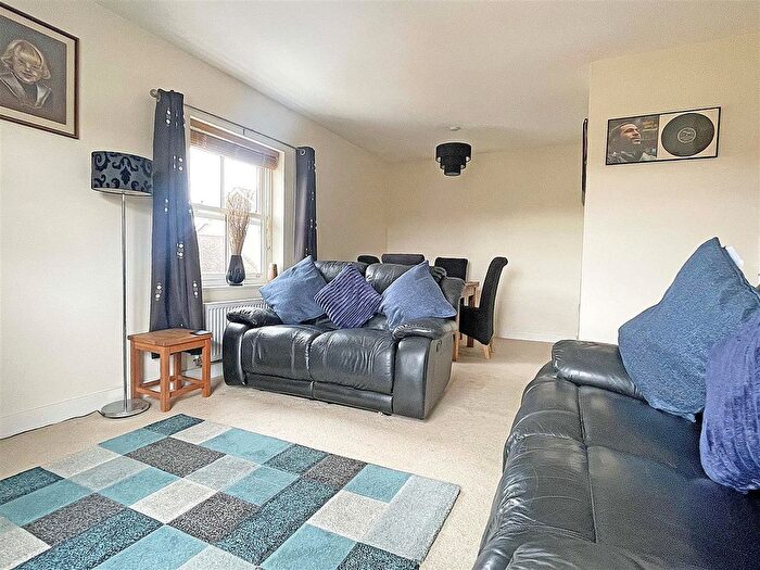 2 Bedroom Flat For Sale In Foundry Way, Rayne, Braintree, CM77