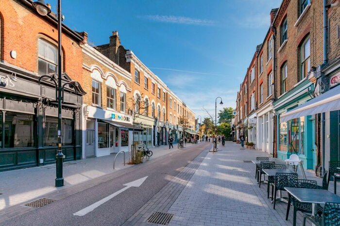 2 Bedroom Flat To Rent In Walthamstow Village, London, E17