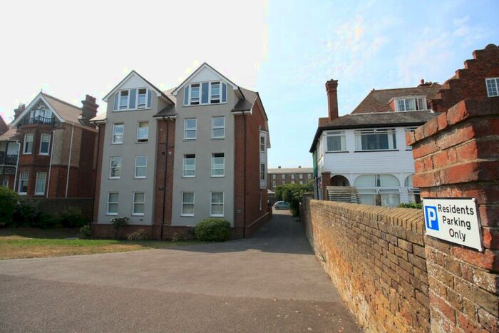 1 Bedroom Flat To Rent In Marine Road, Walmer, CT14