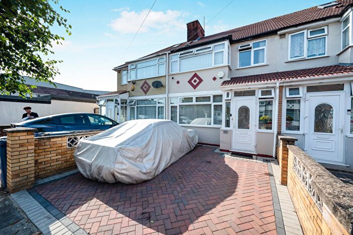 3 Bedroom Terraced House For Sale In Marlborough Road, Southall, UB2