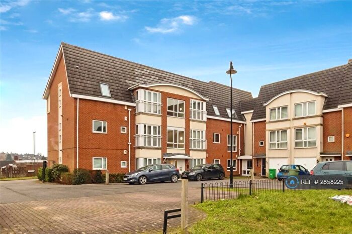 2 Bedroom Flat To Rent In The Green Mews, Nottingham, NG5