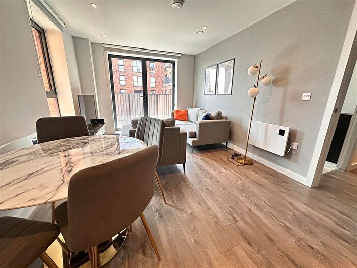2 Bedroom Flat To Rent In Commerce Quay, - Ordsall Lane, Salford, M5