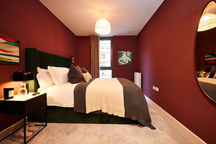 3 Bedroom Flat To Rent In Hove Central, Boulevard Place Brighton, BN3