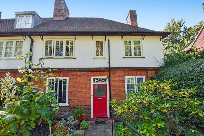 1 Bedroom Flat For Sale In Kingswear Road, Dartmouth Park, London, NW5