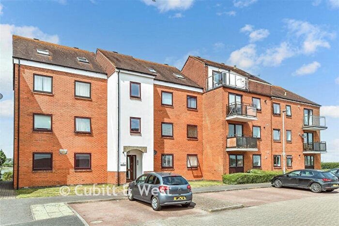 2 Bedroom Flat For Sale In Horse Sands Close, Southsea, Hampshire, PO4