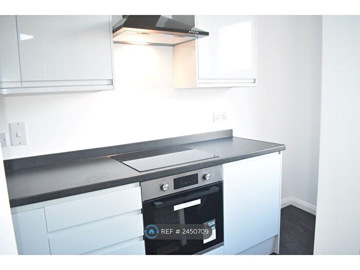 1 Bedroom Flat To Rent In London Road, Westcliff-On-Sea, SS0