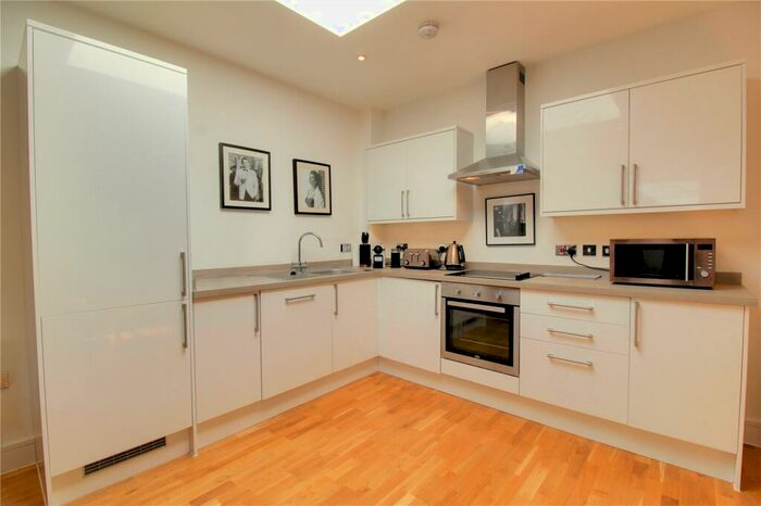 1 Bedroom Flat For Sale In Bartley Way, Hook, RG27
