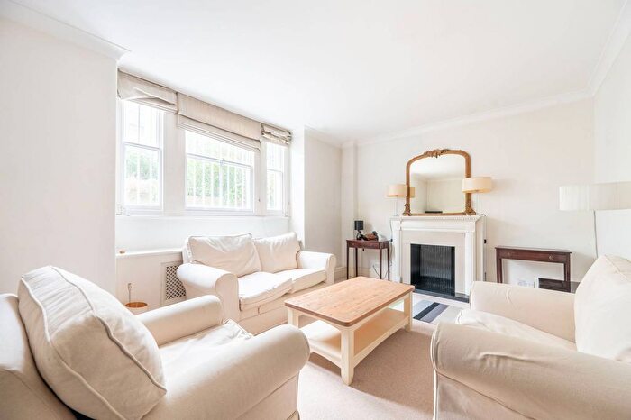 1 Bedroom Flat For Sale In Phillimore Gardens, High Street Kensington, London, W8