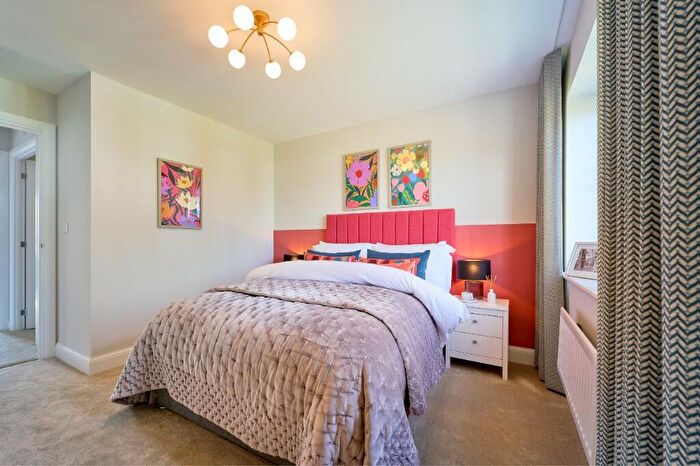 4 Bedroom Detached House For Sale In Peacock Avenue Basingstoke, RG23