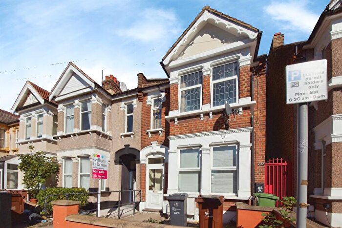 2 Bedroom Flat For Sale In Park Avenue, Barking, IG11