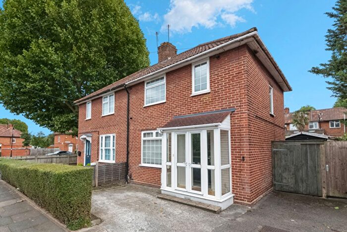 3 Bedroom Terraced House For Sale In Kennedy Road, Hanwell, W7