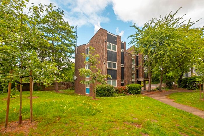 1 Bedroom Flat For Sale In Wellesley Road, Twickenham, TW2