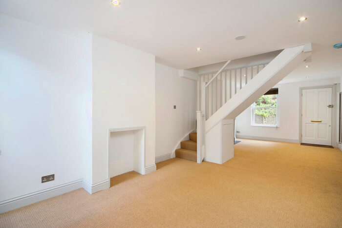 2 Bedroom House To Rent In Waverley Road, Weybridge, KT13