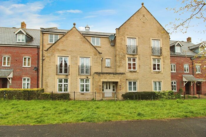 2 Bedroom Flat For Sale In Pioneer Road, Swindon, SN25