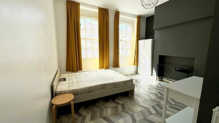 3 Bedroom Flat To Rent In Hoxton Street, Old Street, N1