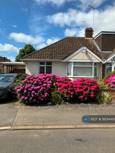 2 Bedroom Bungalow To Rent In Southfield Road, Northampton, NN5
