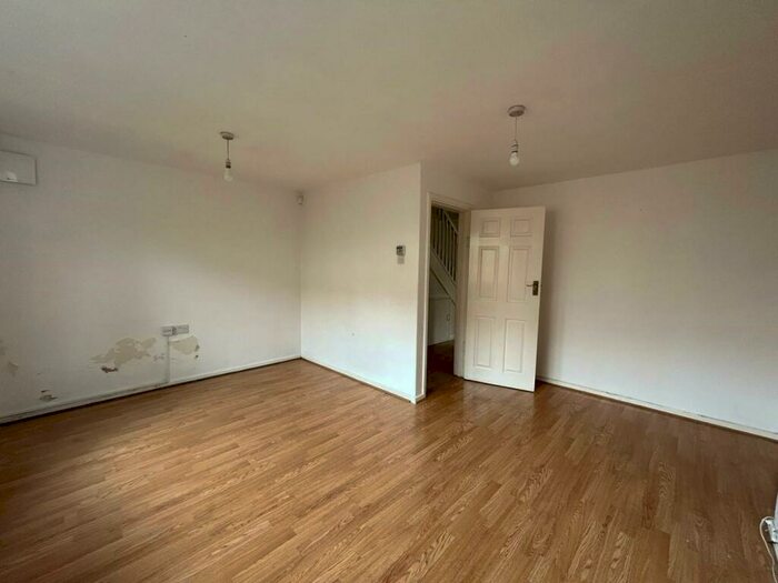 2 Bedroom Flat To Rent In Barrowfield Close, London, N9