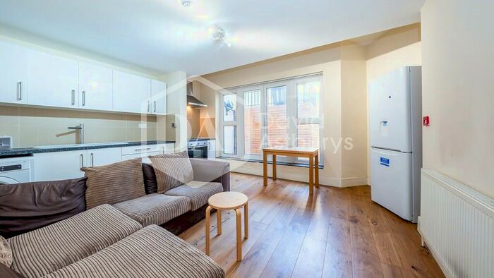 2 Bedroom Apartment To Rent In High Street, Hornsey, Crouch End, London, N8