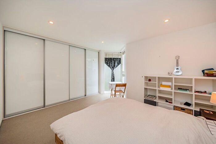 1 Bedroom Flat To Rent In Dance Square, Clerkenwell, EC1V