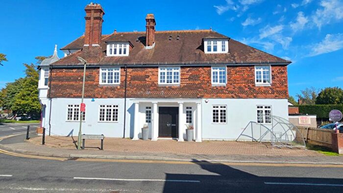2 Bedroom Apartment For Sale In Catteshall Road, Godalming, Surrey, GU7