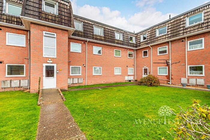 2 Bedroom Flat For Sale In St Catherine's Court, Fairmile Road, Christchurch, Dorset, BH23