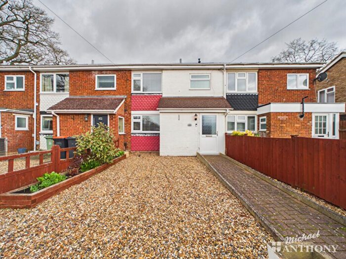 3 Bedroom Terraced House For Sale In Nelson Road, Leighton Buzzard, Bedfordshire, LU7